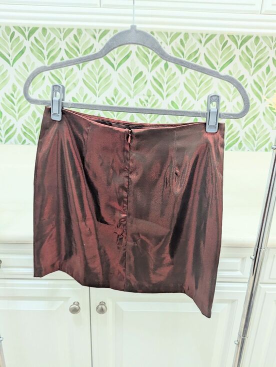 Younique Shimmery Iridescent Wine Burgundy Y2K 90s Mini Skirt Size 9/10 Vintage